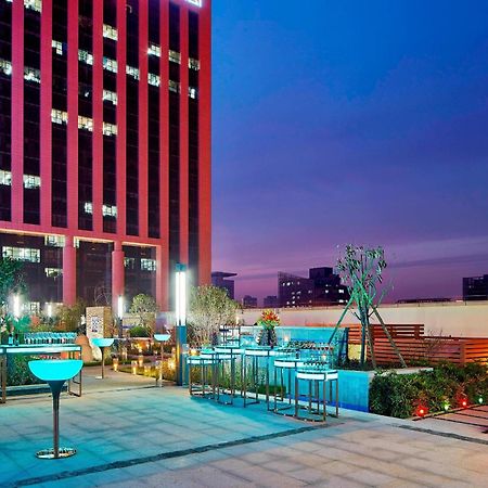 Sheraton Grand Zhengzhou Hotel Екстер'єр фото