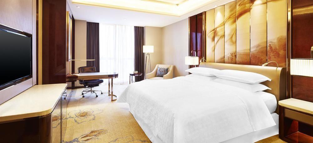 Sheraton Grand Zhengzhou Hotel Екстер'єр фото