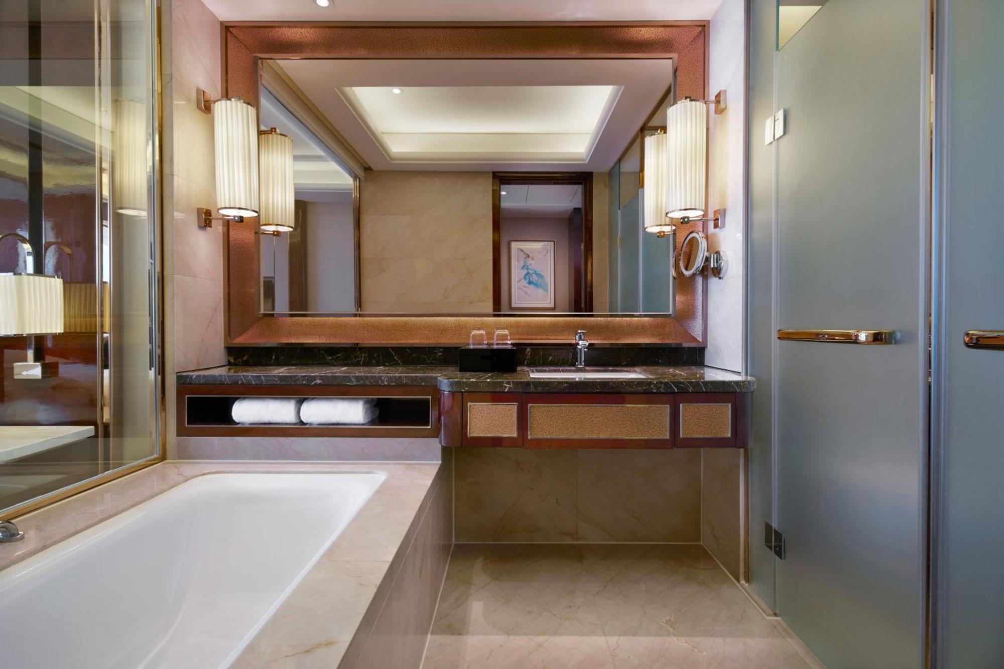 Sheraton Grand Zhengzhou Hotel Екстер'єр фото