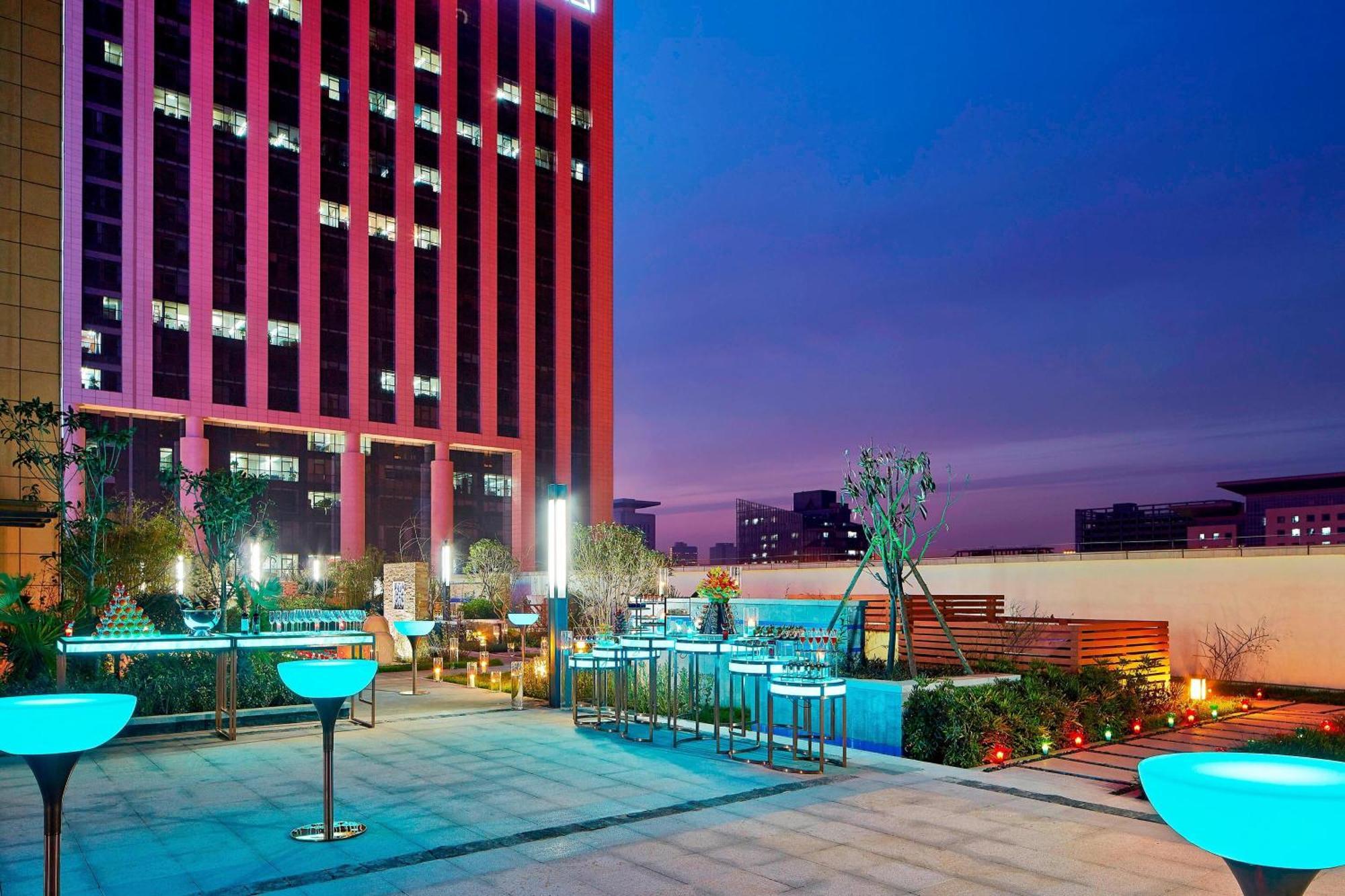 Sheraton Grand Zhengzhou Hotel Екстер'єр фото