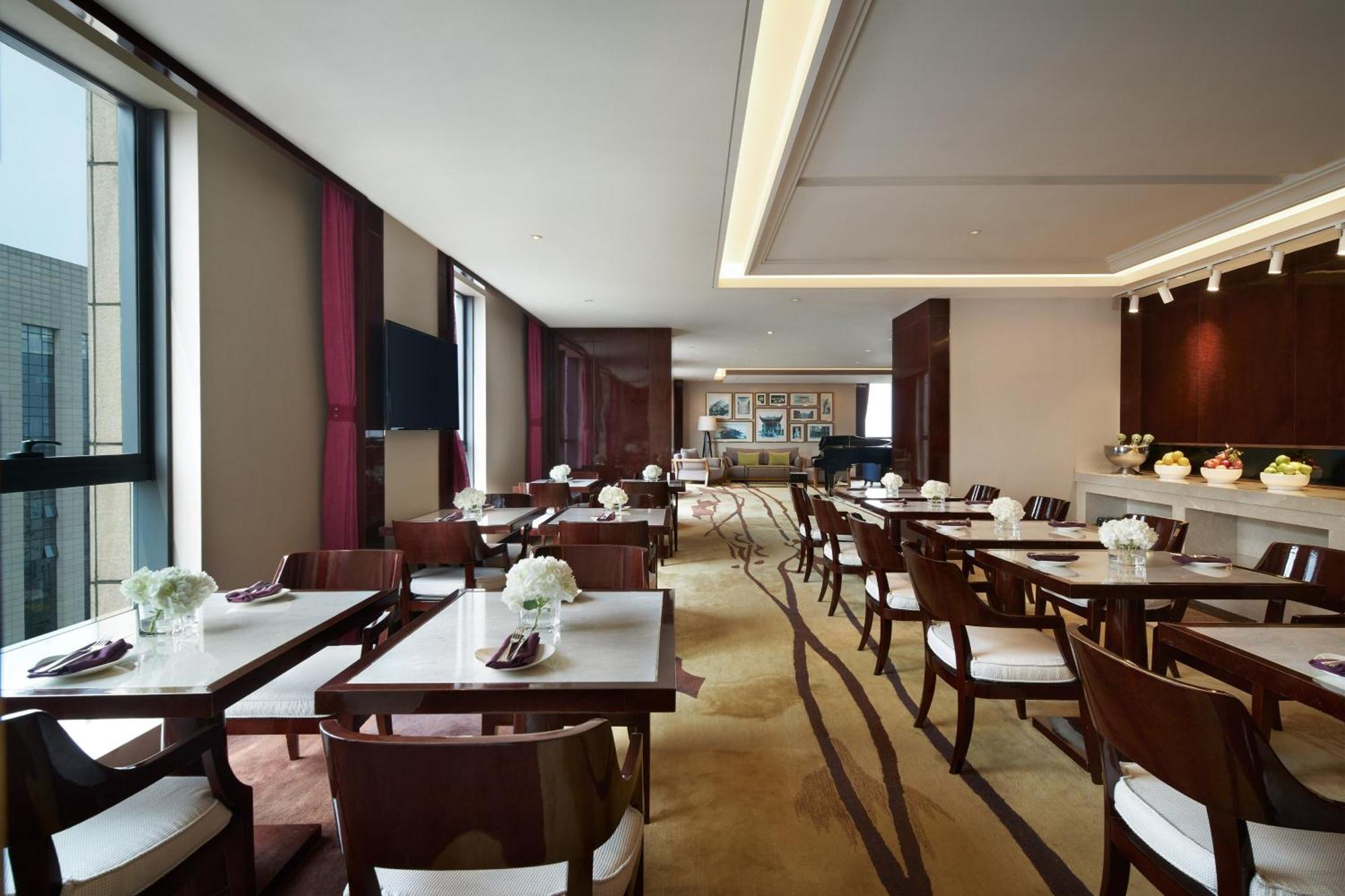 Sheraton Grand Zhengzhou Hotel Екстер'єр фото