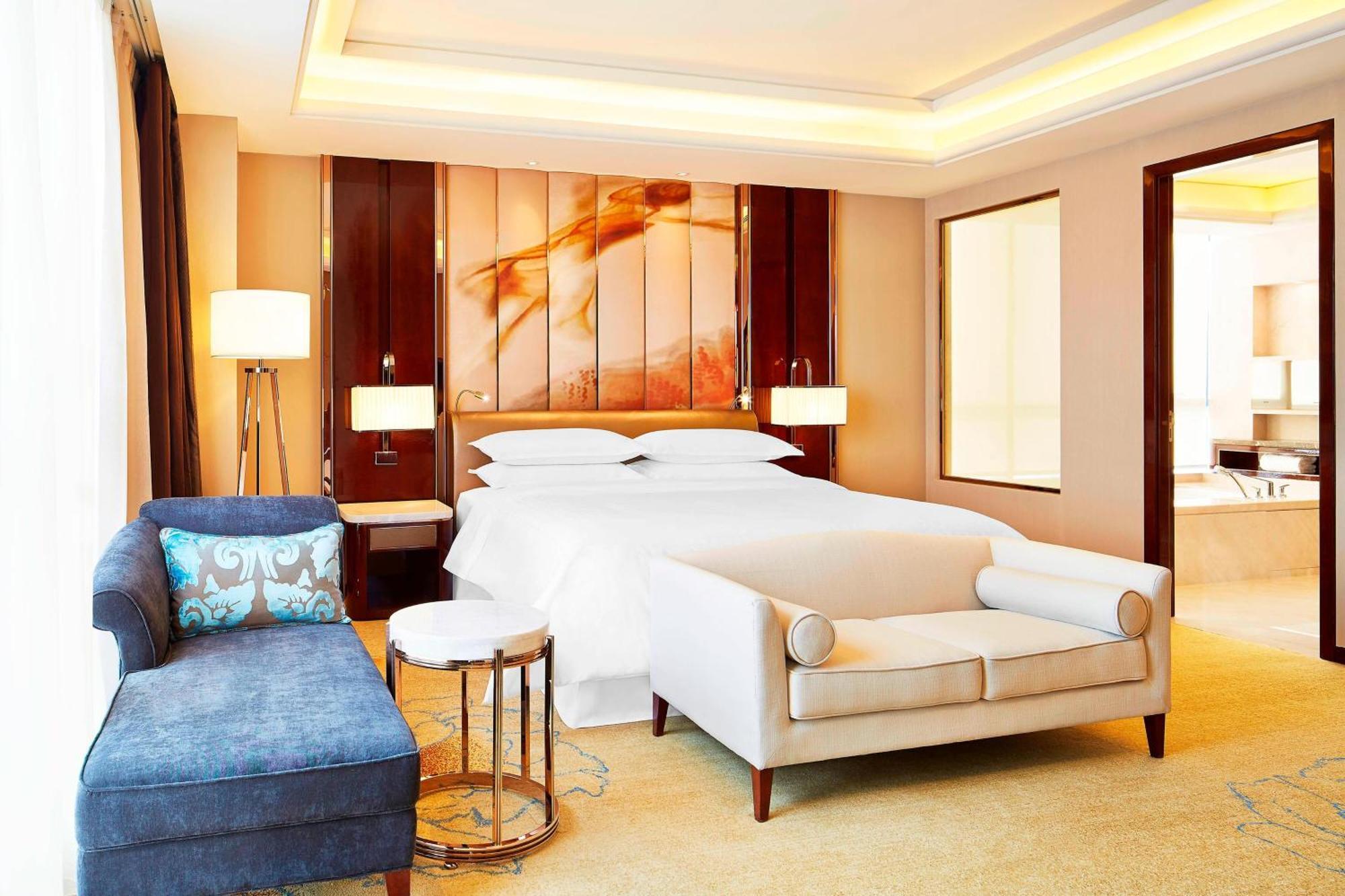 Sheraton Grand Zhengzhou Hotel Екстер'єр фото