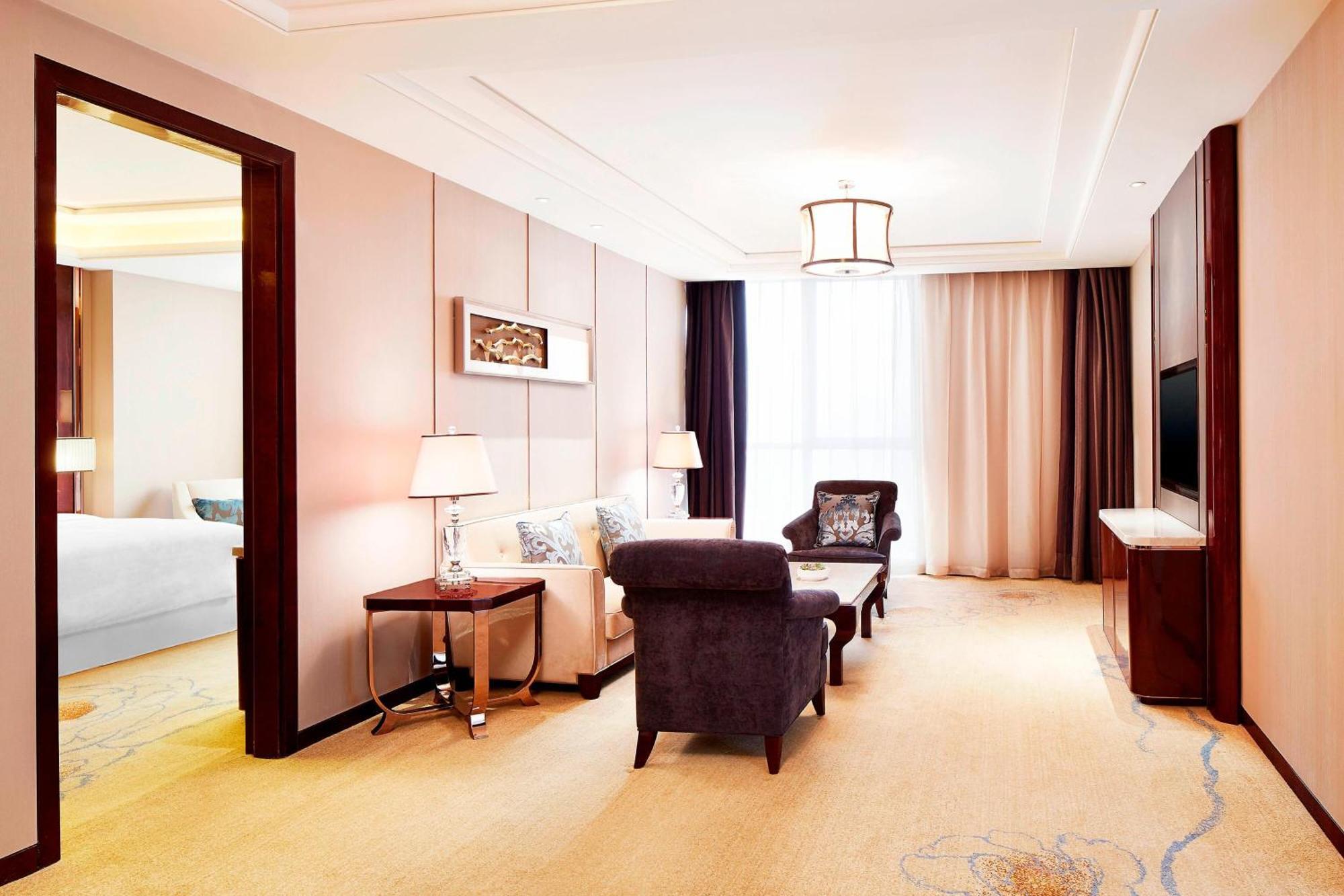Sheraton Grand Zhengzhou Hotel Екстер'єр фото