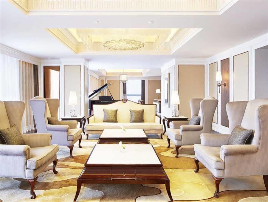 Sheraton Grand Zhengzhou Hotel Екстер'єр фото