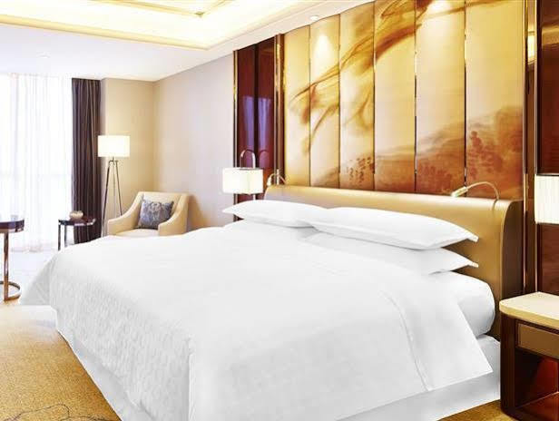 Sheraton Grand Zhengzhou Hotel Екстер'єр фото